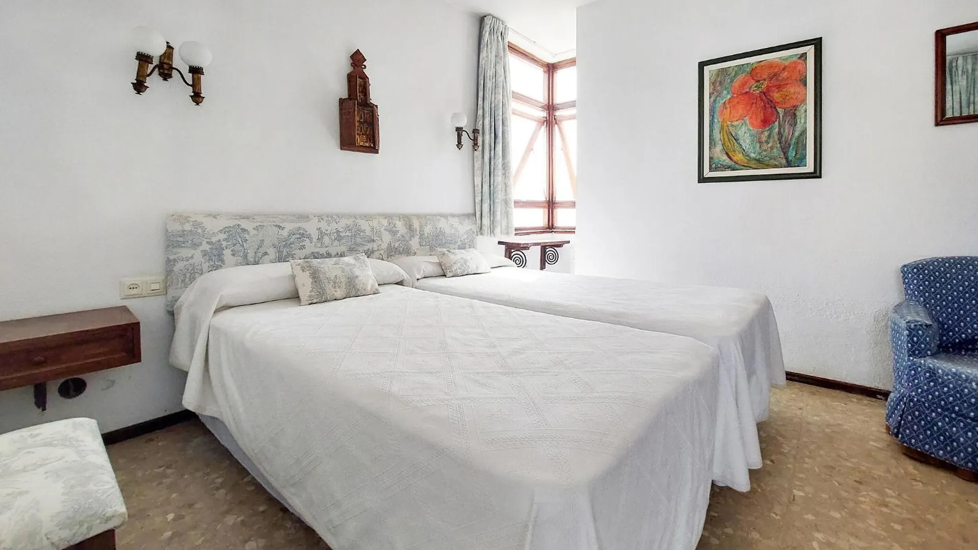 Stunning Apartment In Torremolinos With Kitchen 0*,